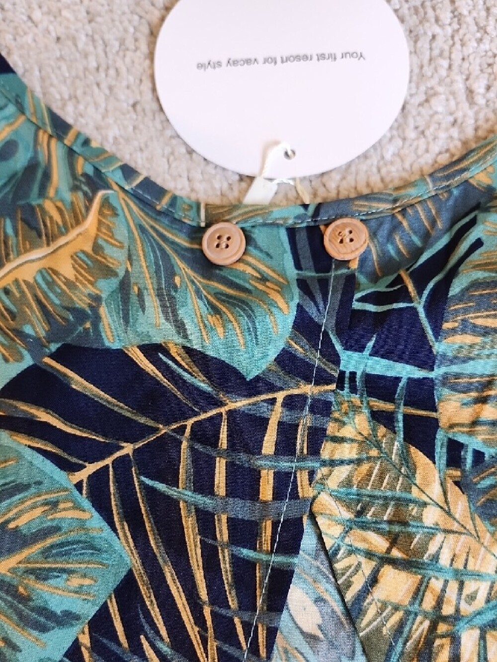 SHEIN Teal Navy & Gold Tropical Leaf Crop Top Set - Picture 5 of 8